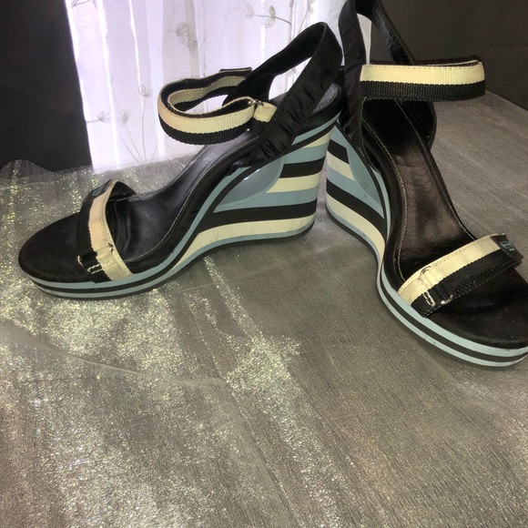 Sandals - Picture 7 of 7